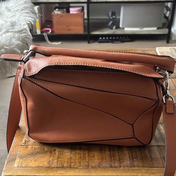 Handbags - Stylish Brown Women's Shoulder Bag - Contemporary Paneled Design 24 cm
